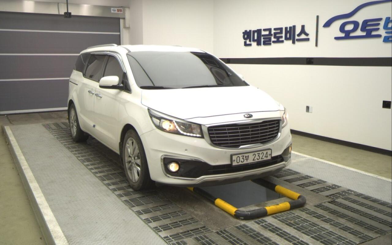 Kia Carnival (2017)