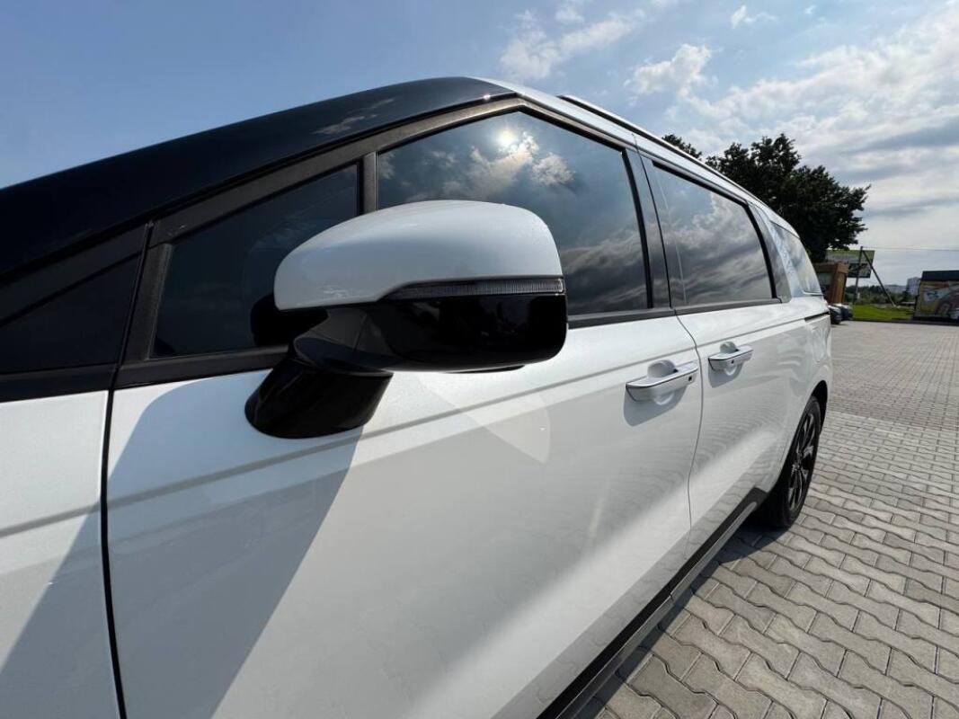 Kia Carnival (2021) Kia Carnival (2021)