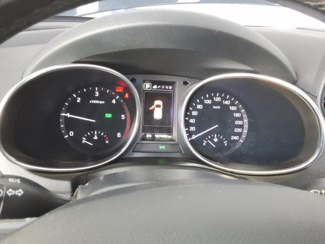 Hyundai SantaFe (2015)