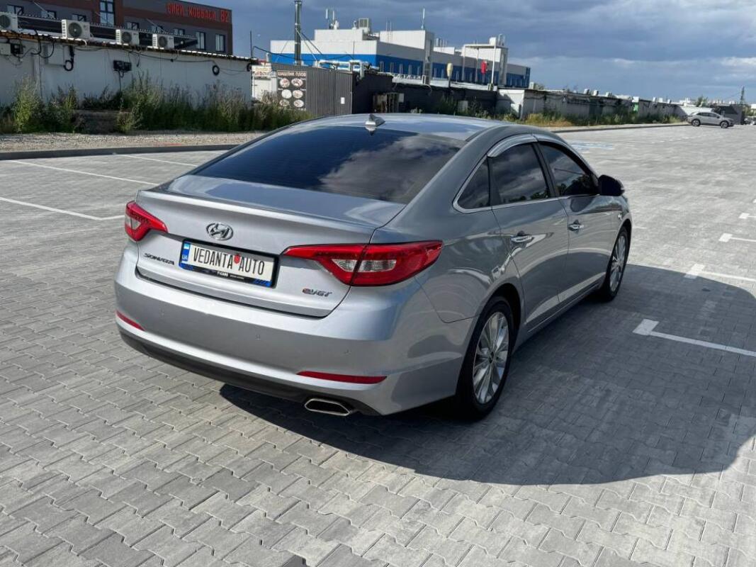 Hyundai Sonata (2015)