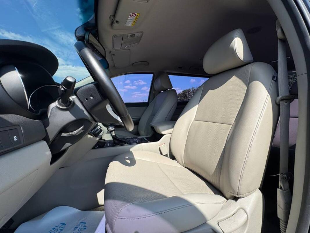 Kia Carnival (2017)