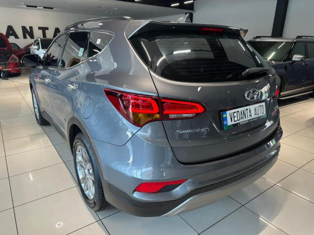 Hyundai SantaFe (2016)