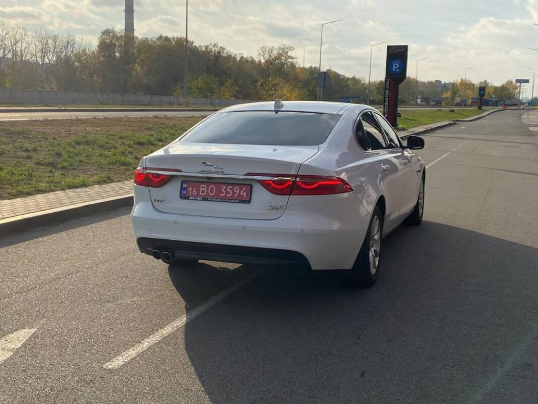 Jaguar XF (2016)