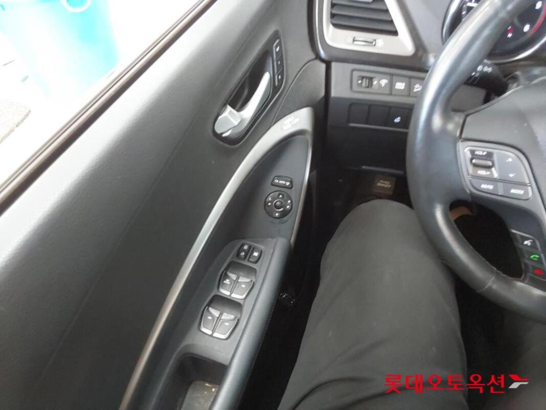 Hyundai SantaFe (2015)