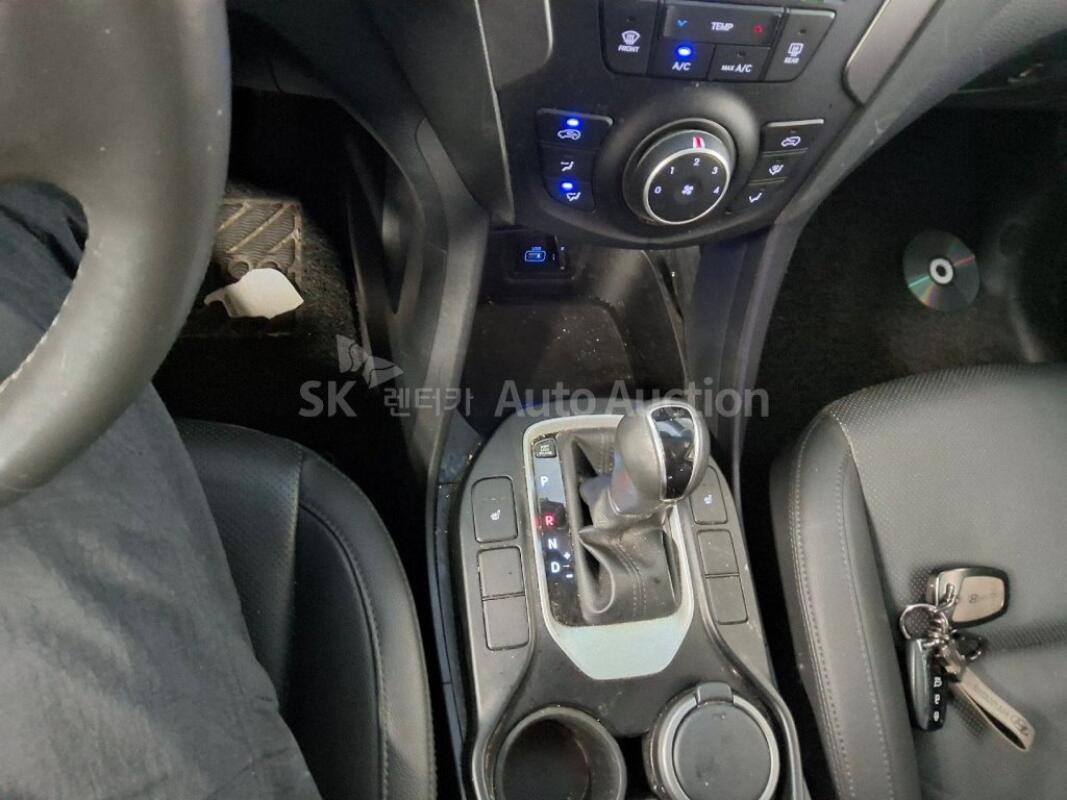 Hyundai SantaFe (2016)