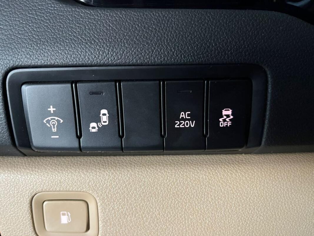 Kia Carnival (2017)