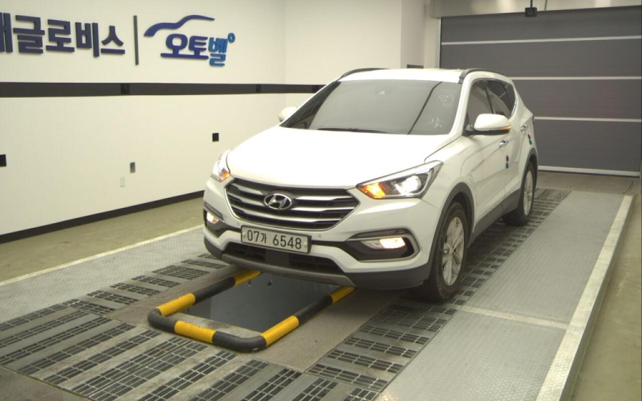Hyundai SantaFe (2017) Hyundai SantaFe (2017)