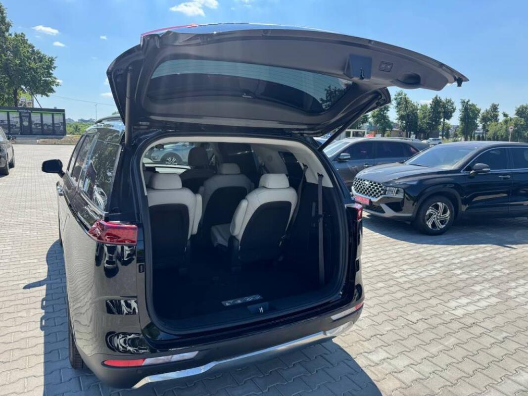 Kia Carnival (2023)