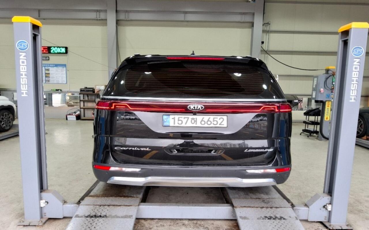 Kia Carnival (2021)