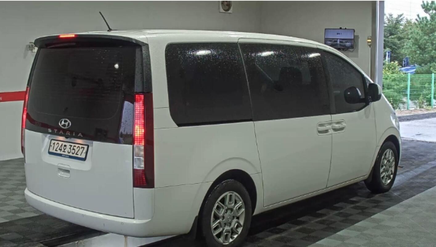 Hyundai Staria (2024)