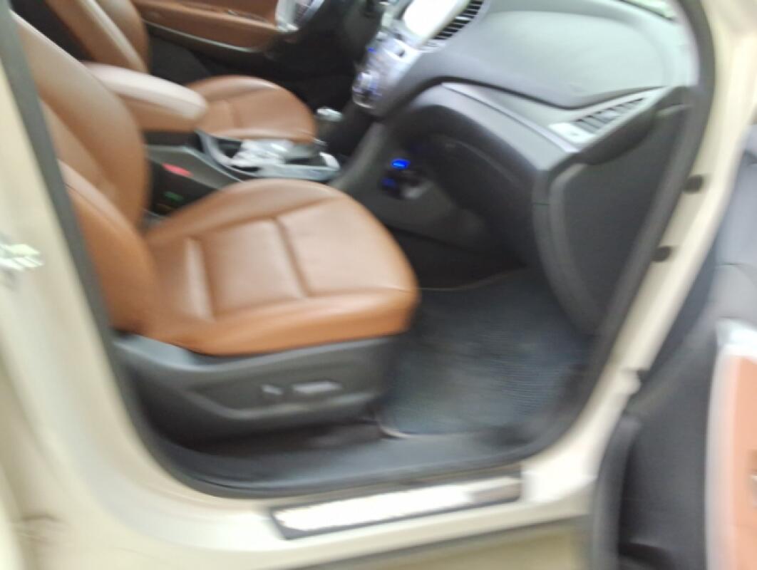 Hyundai SantaFe (2016)