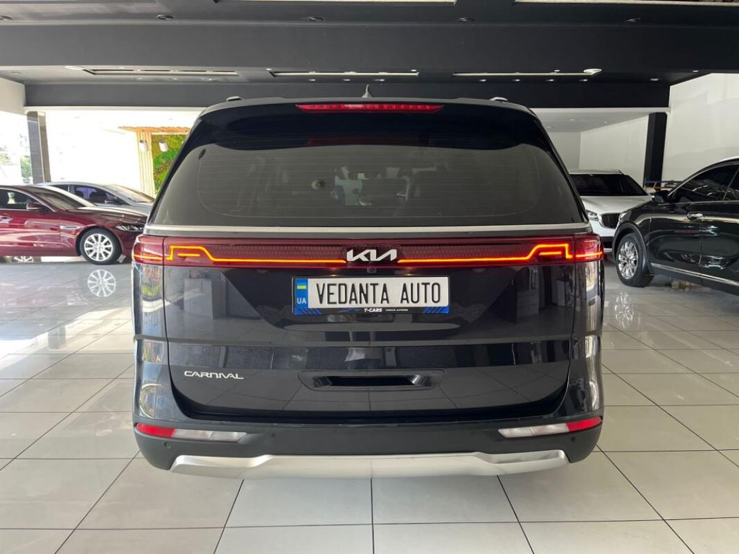 Kia Carnival (2023)