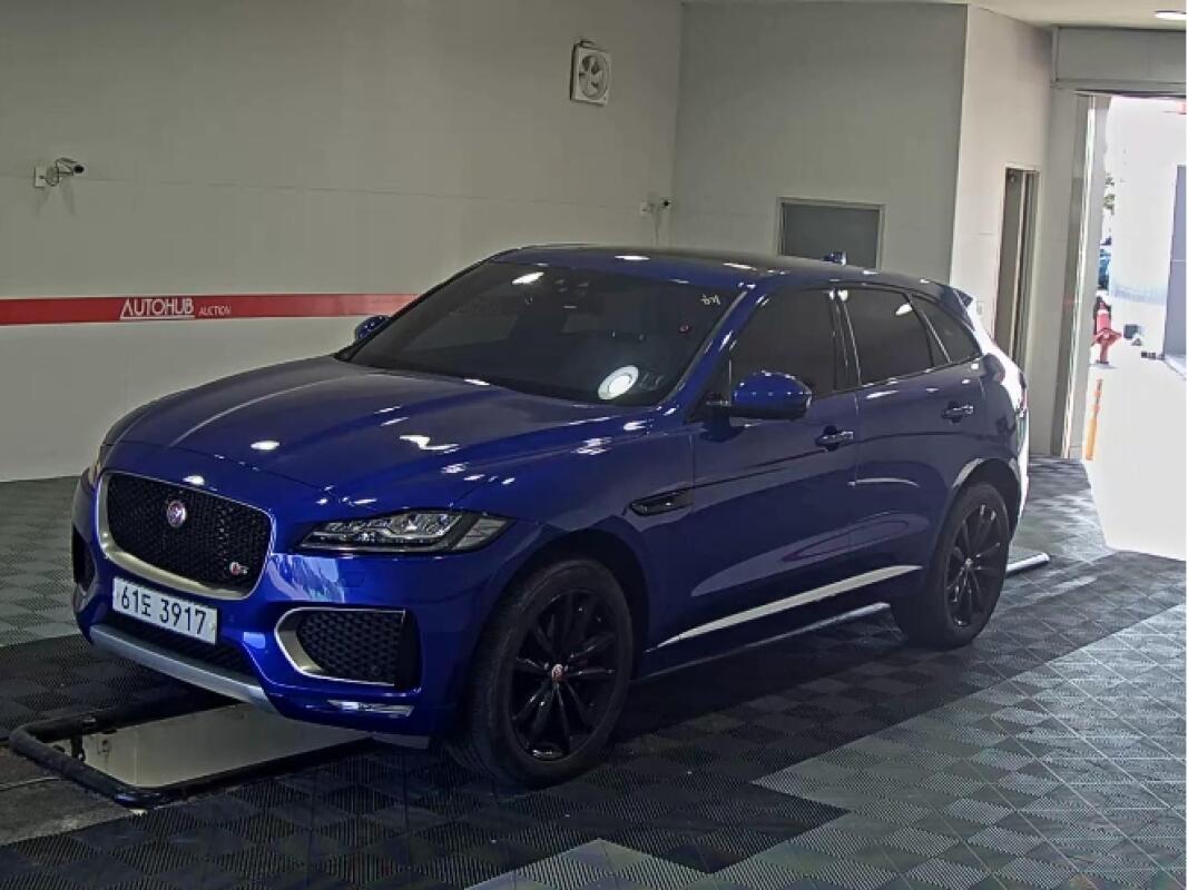 Jaguar F-PACE (2017)