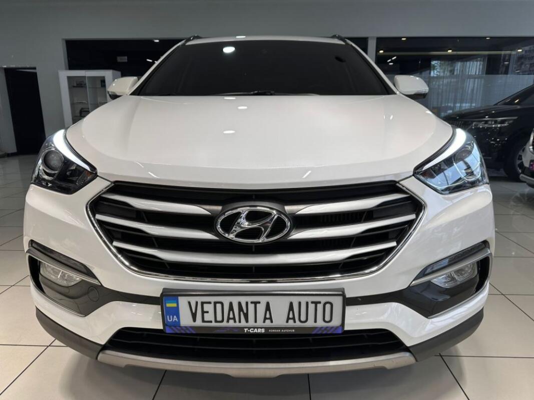 Hyundai SantaFe (2016) Hyundai SantaFe (2016)