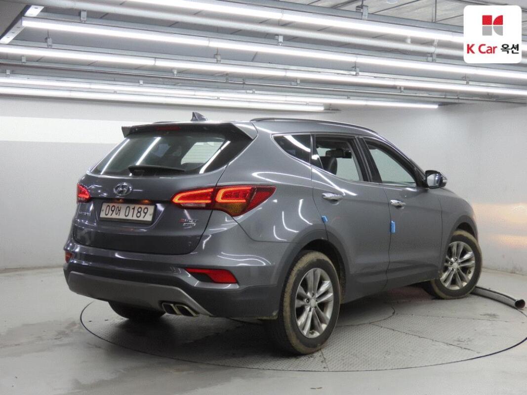 Hyundai SantaFe (2016)