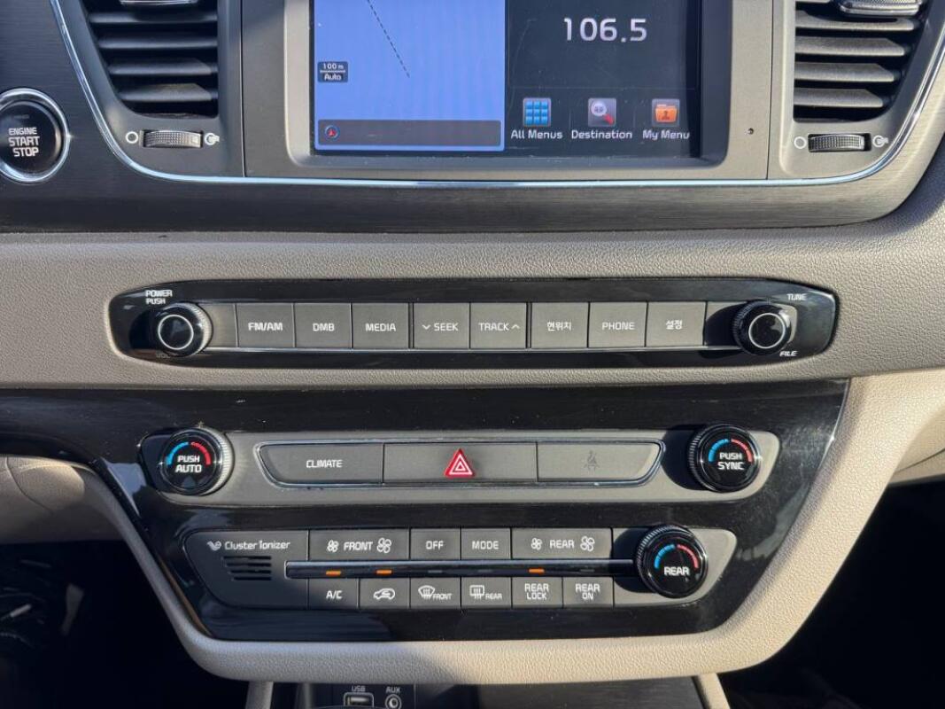 Kia Carnival (2016)