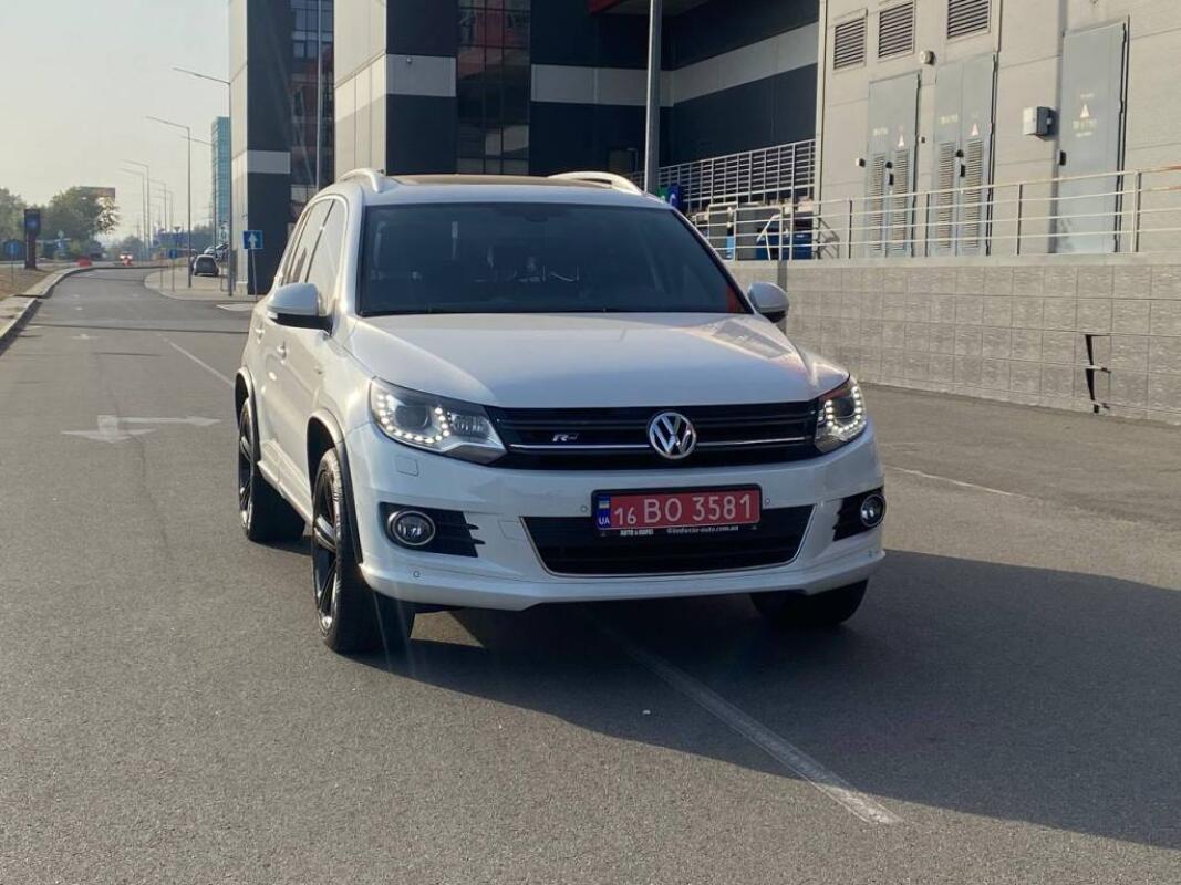 Volkswagen Tiguan (2015)