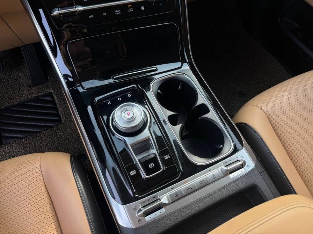 Kia Carnival (2021)