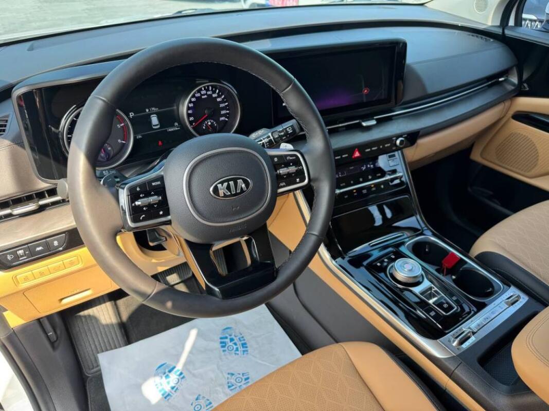 Kia Carnival (2021) Kia Carnival (2021)