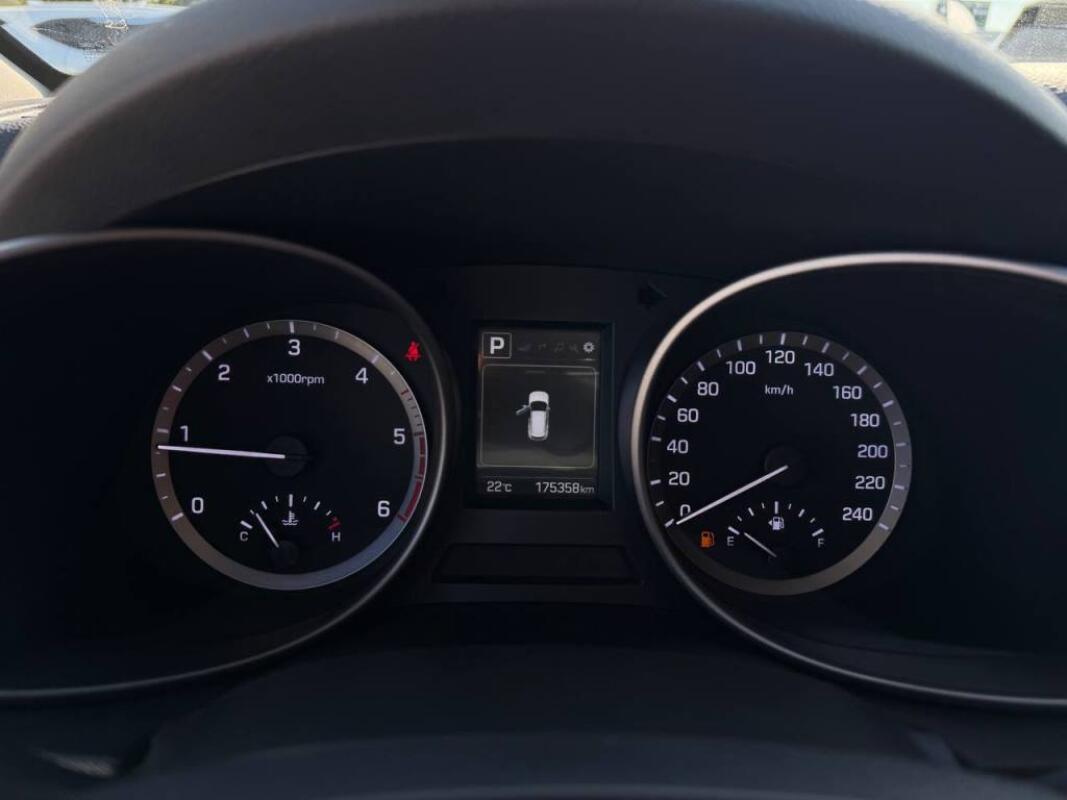 Hyundai SantaFe (2017) Hyundai SantaFe (2017)
