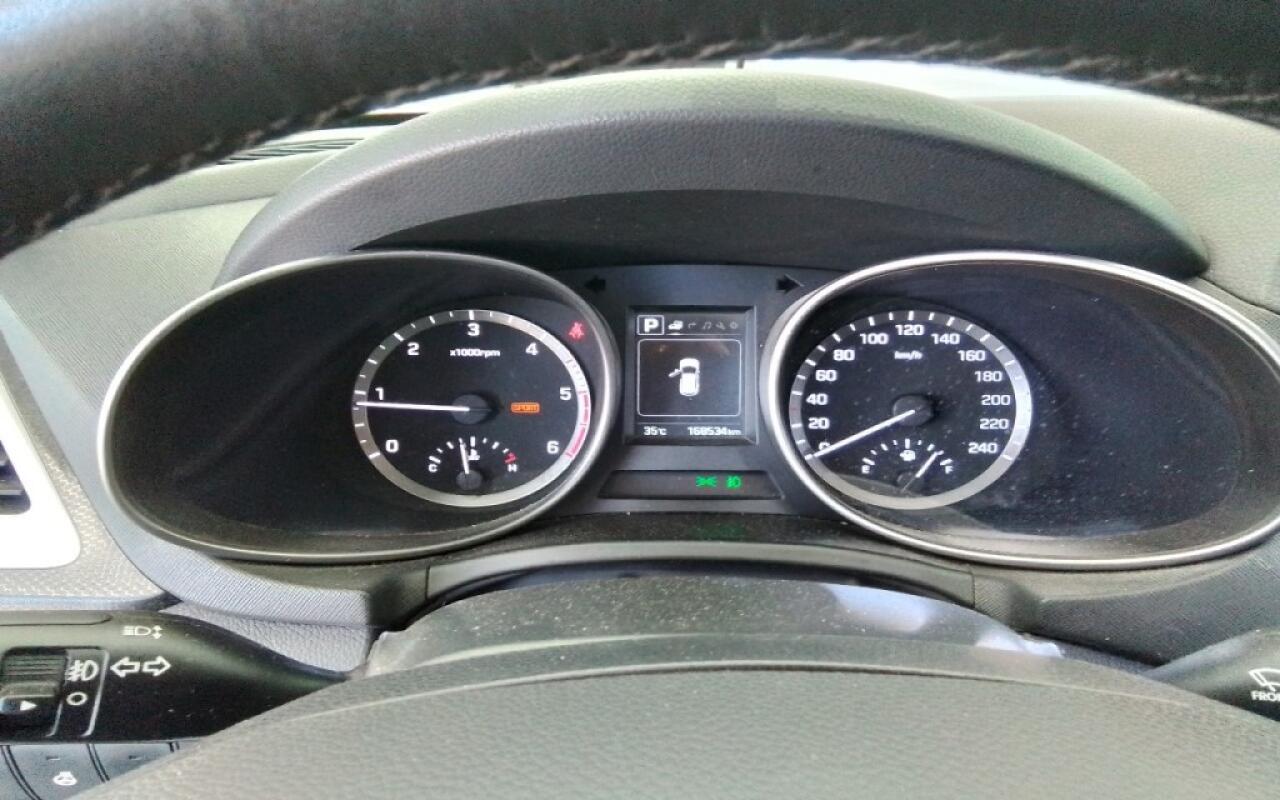 Hyundai SantaFe (2015)