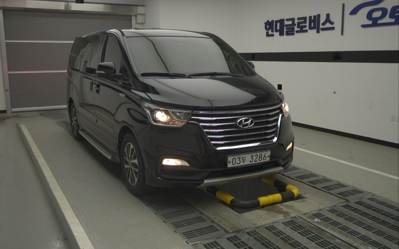 Hyundai Grand Starex (2019)