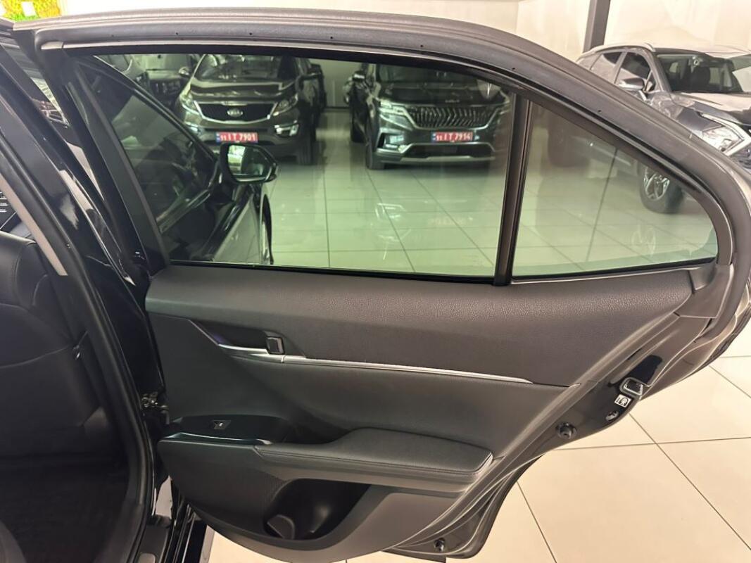 Toyota Camry (2020)