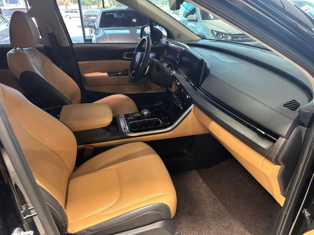 Kia Carnival (2021)