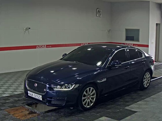 Jaguar XE (2015)