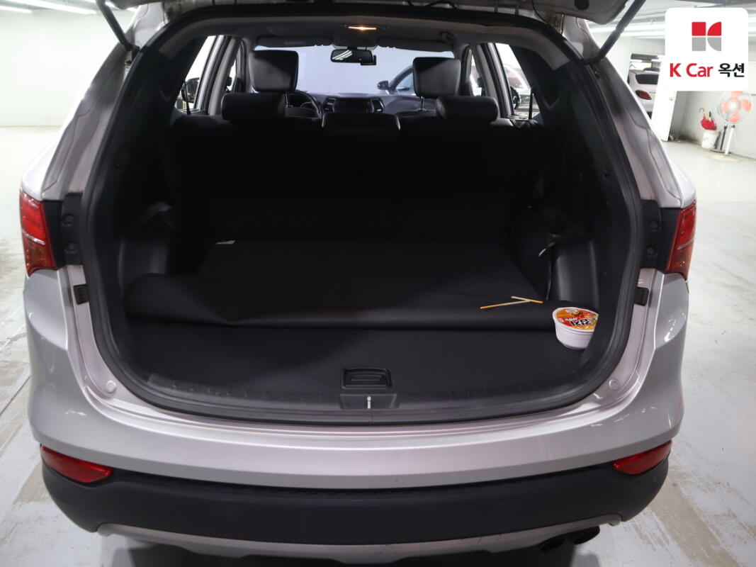Hyundai SantaFe (2014) Hyundai SantaFe (2014)