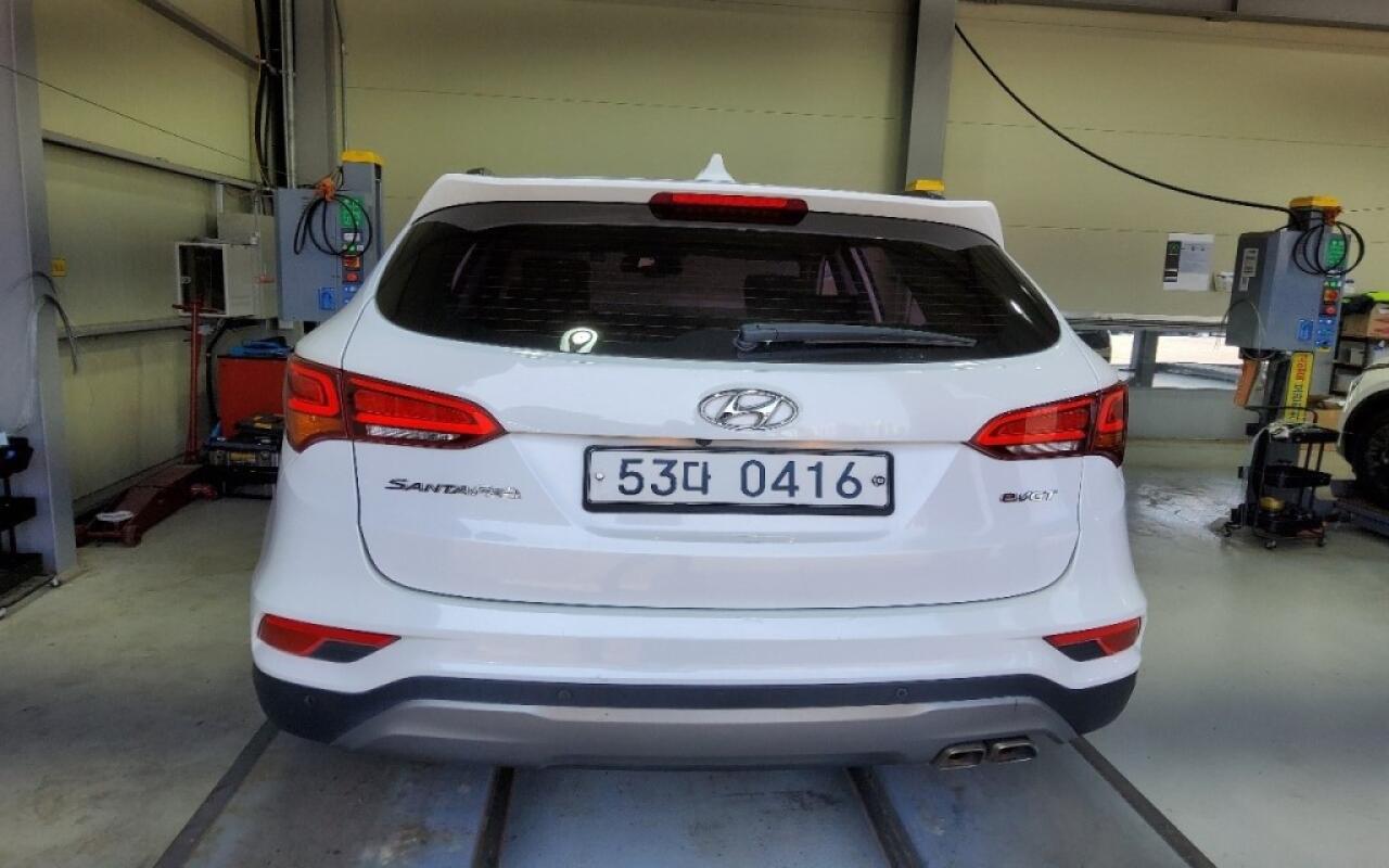 Hyundai SantaFe (2016)