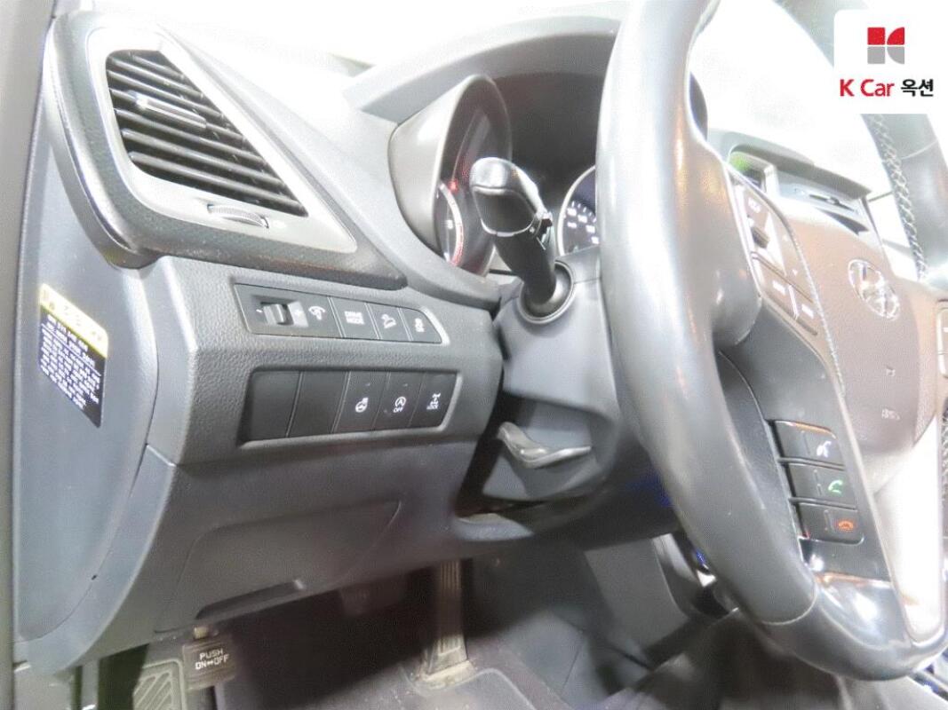 Hyundai SantaFe (2016)