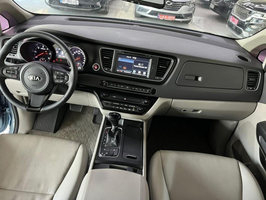 Kia Carnival (2014)