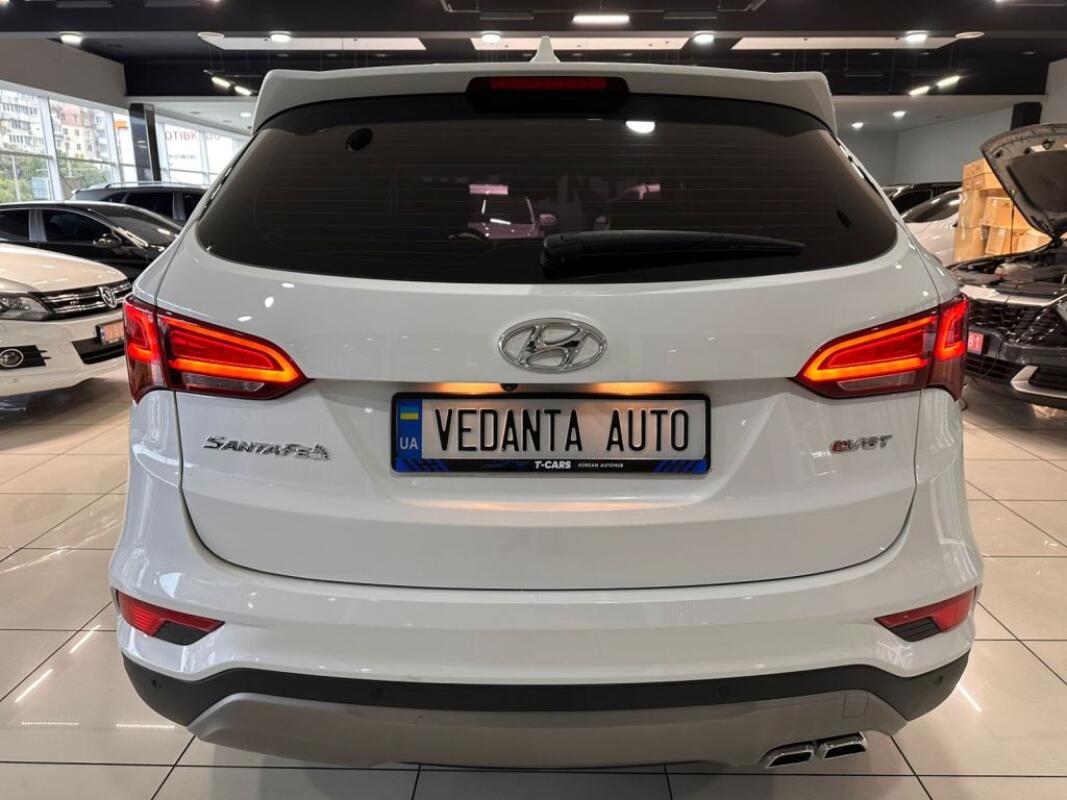 Hyundai SantaFe (2016) Hyundai SantaFe (2016)