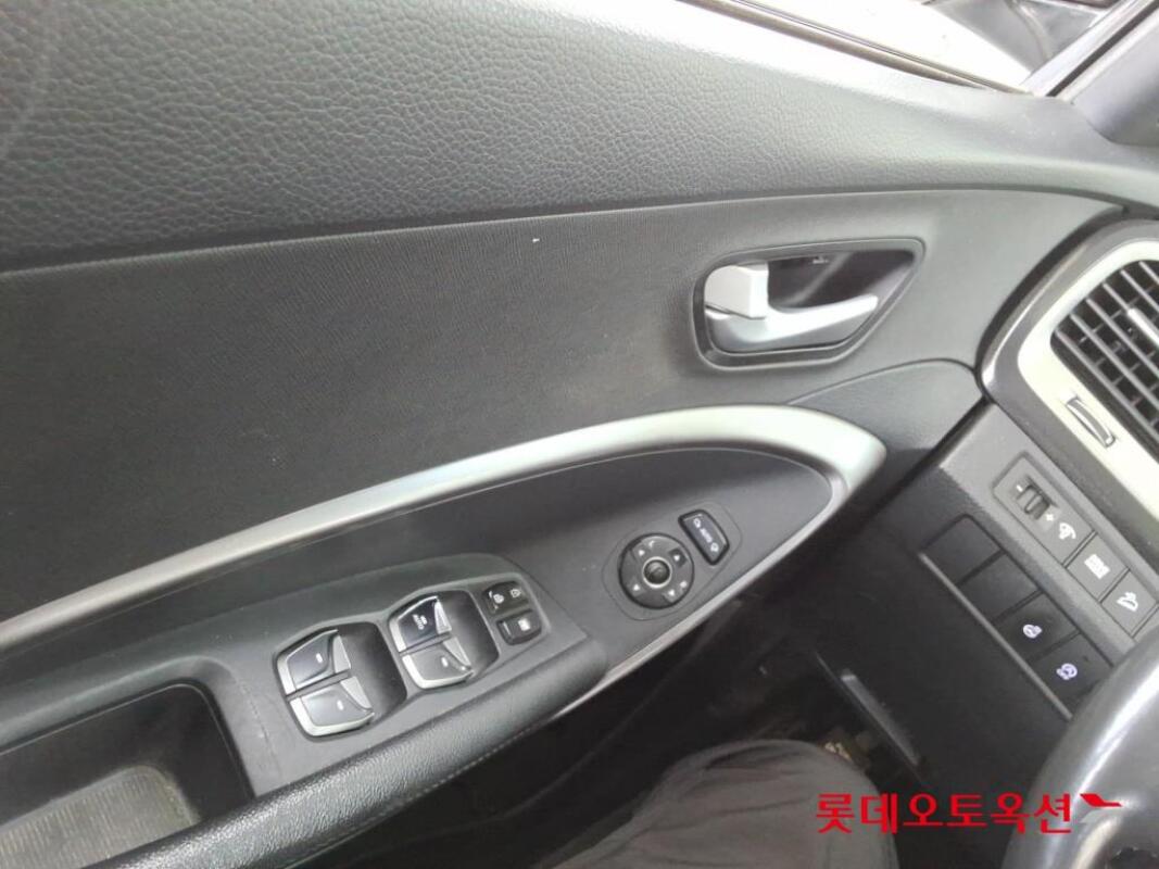 Hyundai SantaFe (2016)