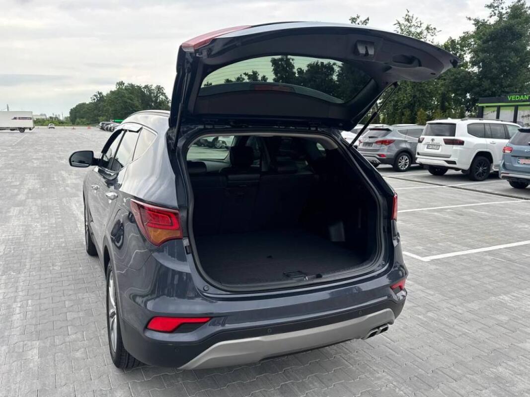 Hyundai SantaFe (2016)