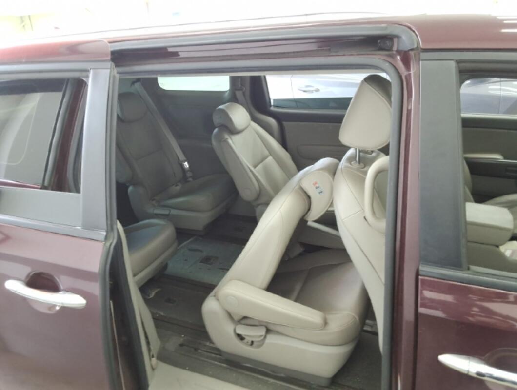 Kia Carnival (2016)
