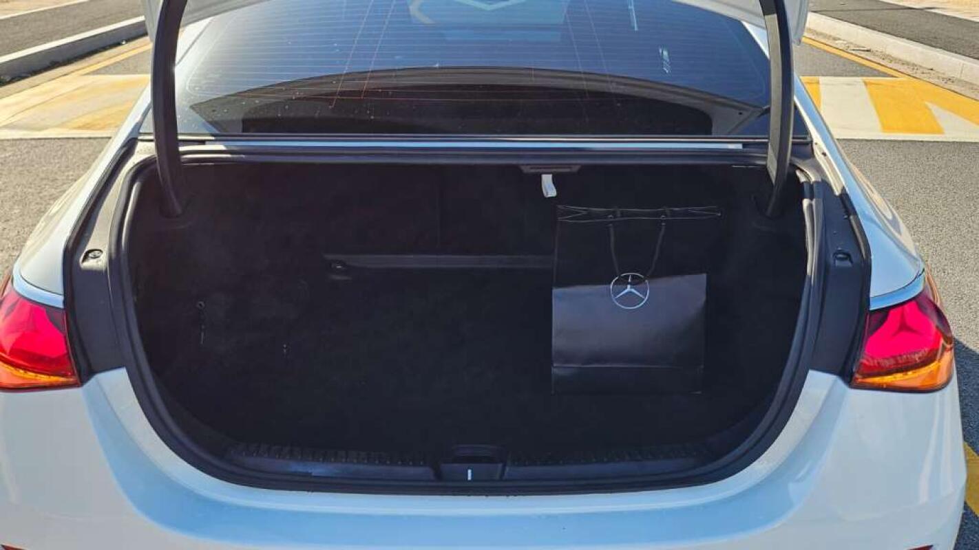 Mercedes E220d (2024) Mercedes E220d (2024)