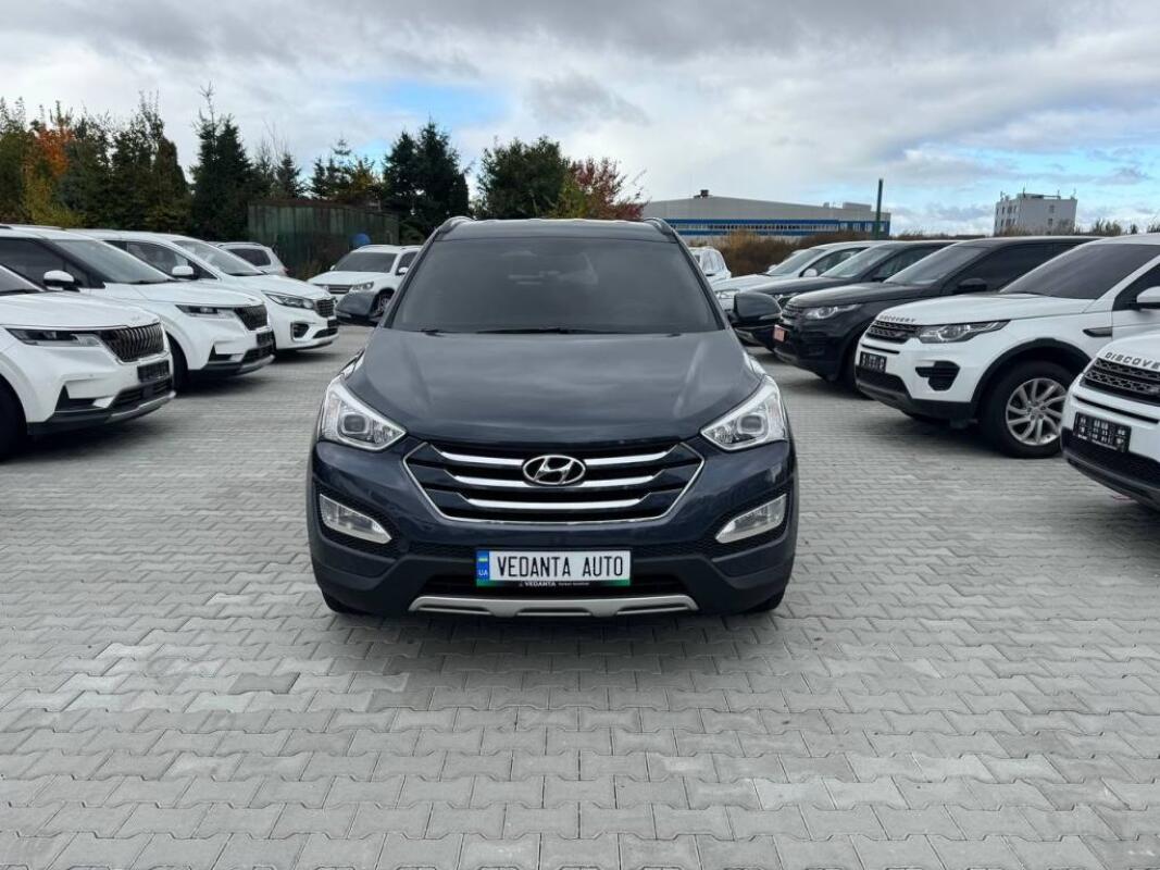 Hyundai SantaFe (2015) Hyundai SantaFe (2015)