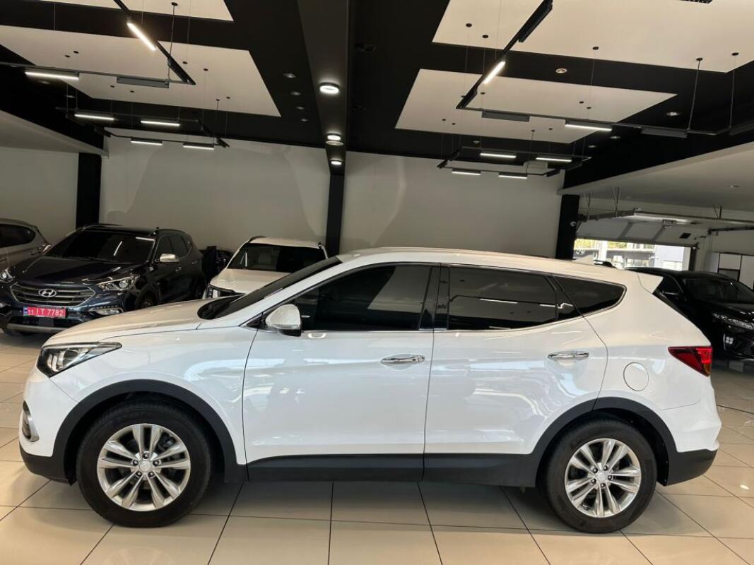 Hyundai SantaFe (2016)