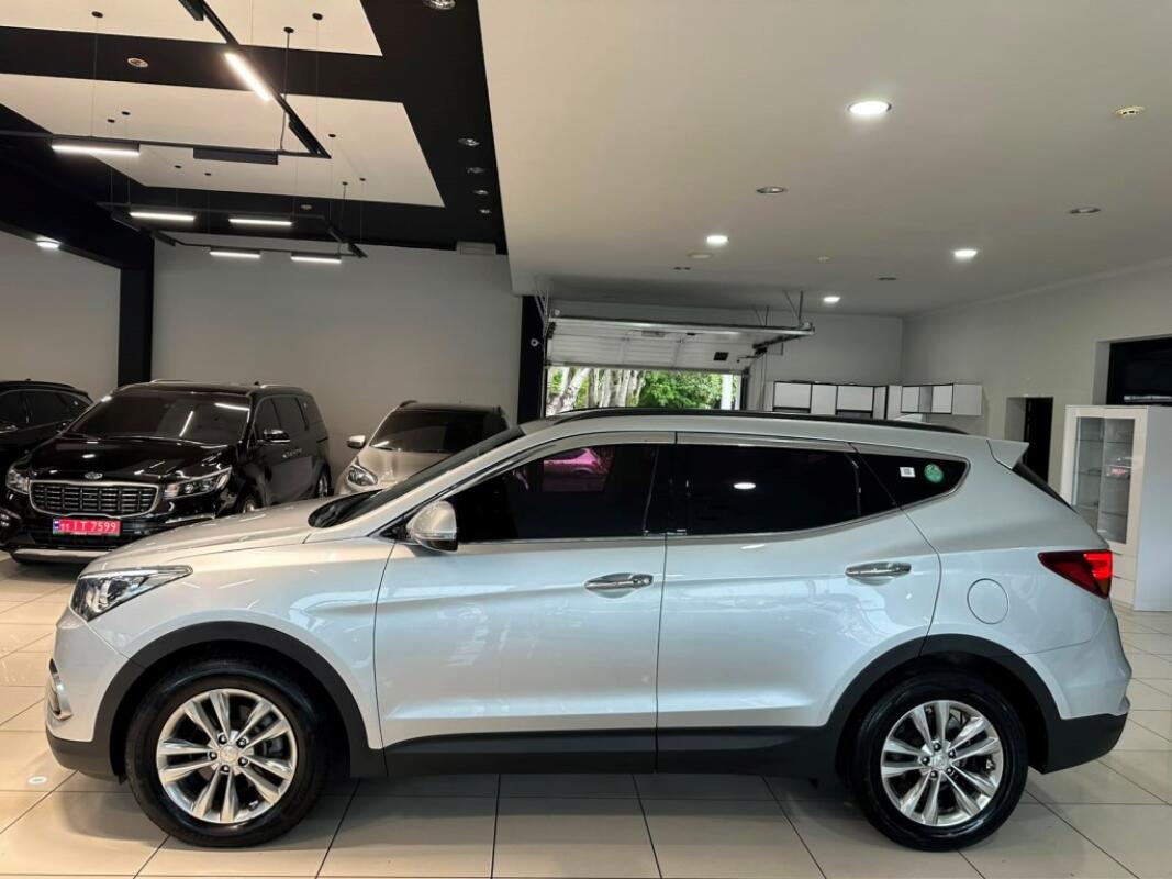 Hyundai SantaFe (2016)