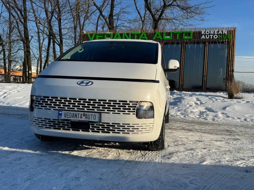 Hyundai Staria (2024)