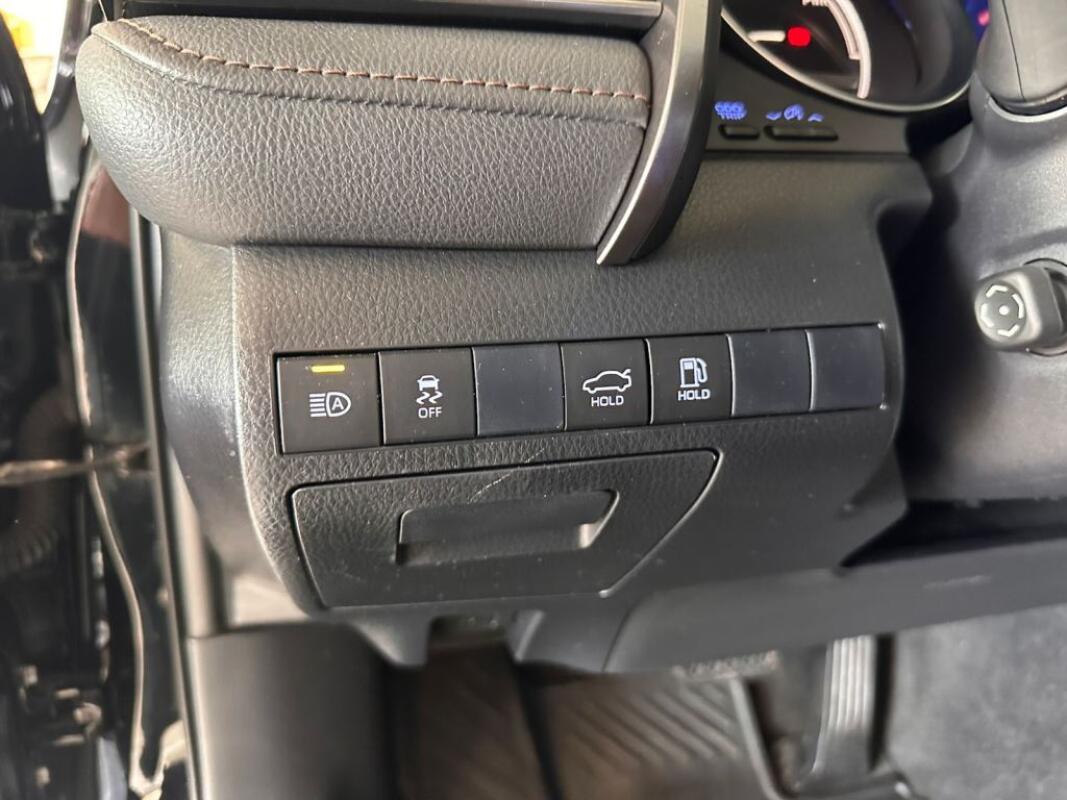 Toyota Camry (2020)