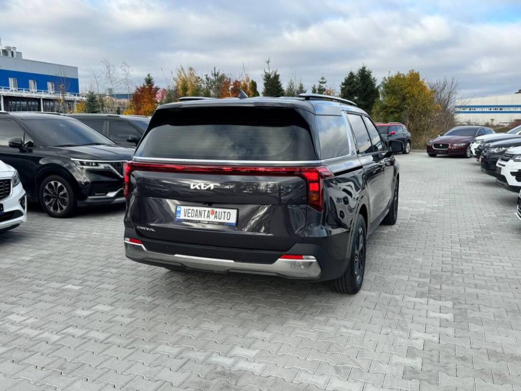 Kia Carnival (2024)