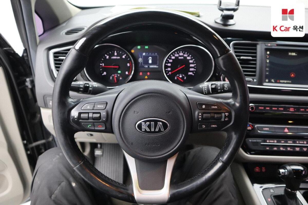Kia Carnival (2016)