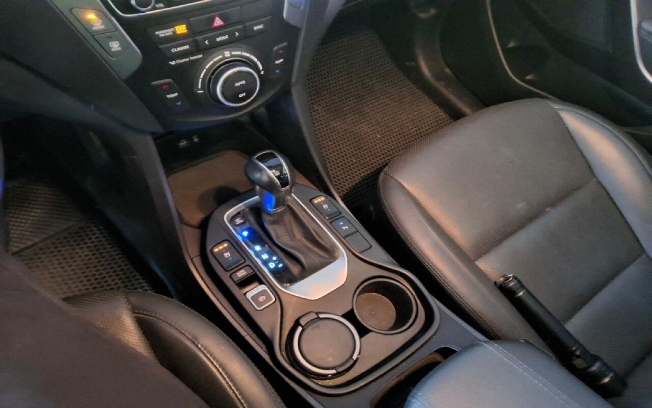 Hyundai SantaFe (2016)