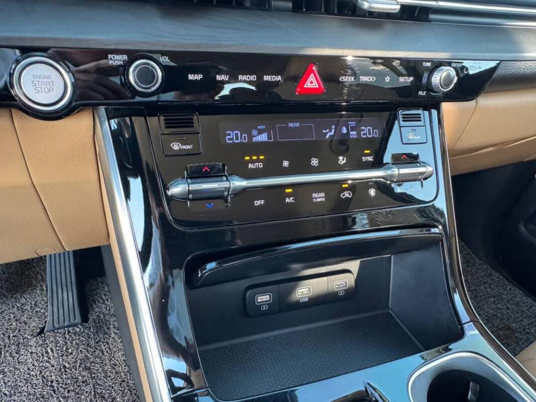 Kia Carnival (2022)