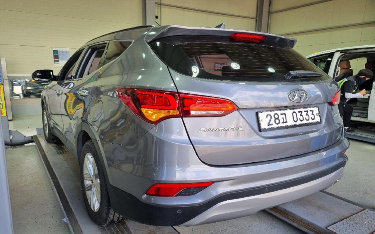 Hyundai SantaFe (2016)
