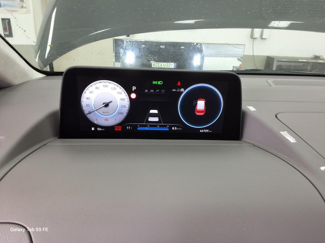Hyundai Staria (2024)