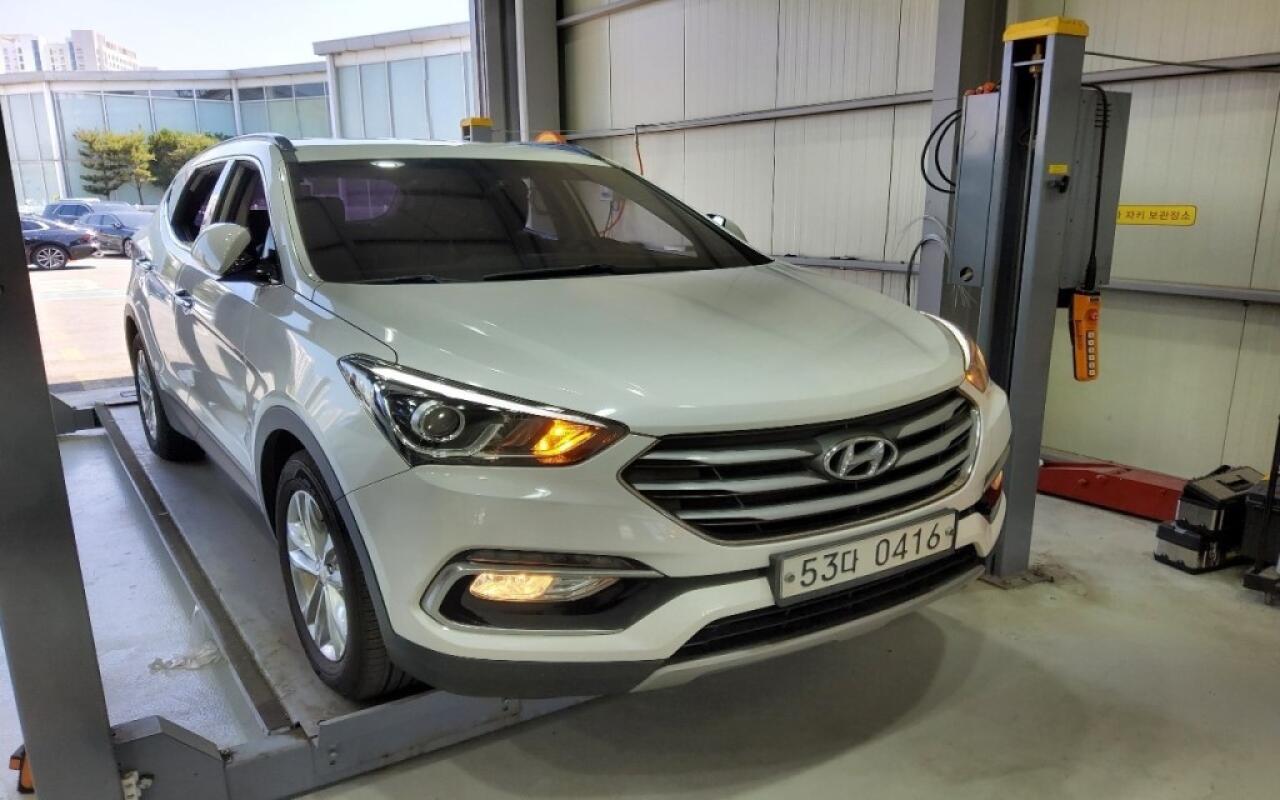 Hyundai SantaFe (2016)